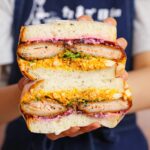 『たまご日和』サーモンフライサンド復活販売のご案内。