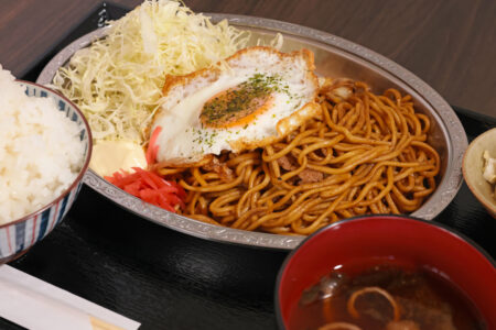 『食堂のがみ』のがみ特製 どろソース焼きそば販売のご案内。